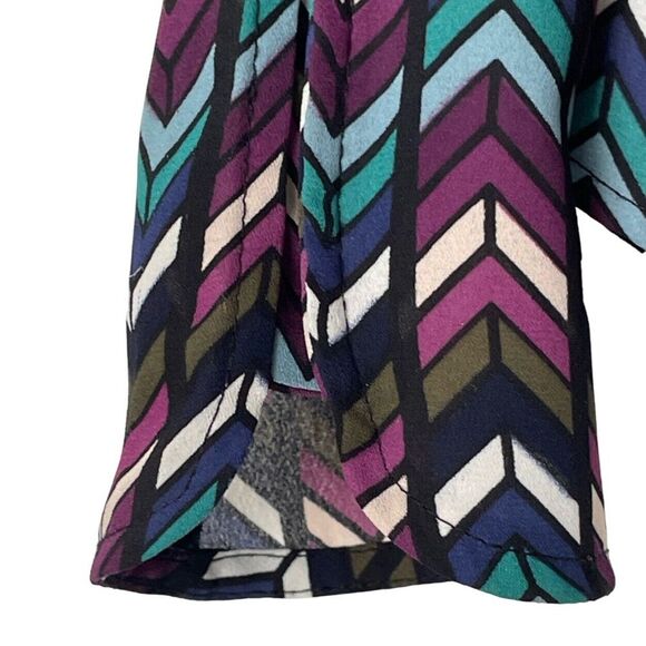 Candie's Top Low V Cut Button Up Shirt Blouse Long Sleeves Sexy Chevron Art SM - Picture 4 of 4